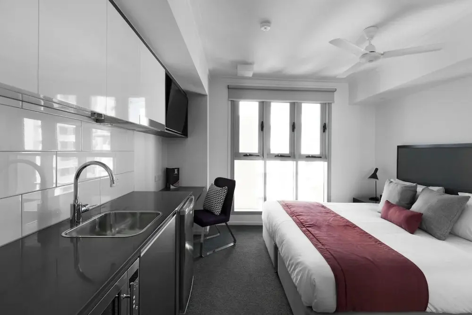 H 105 Mitchell Hotel and Apartments