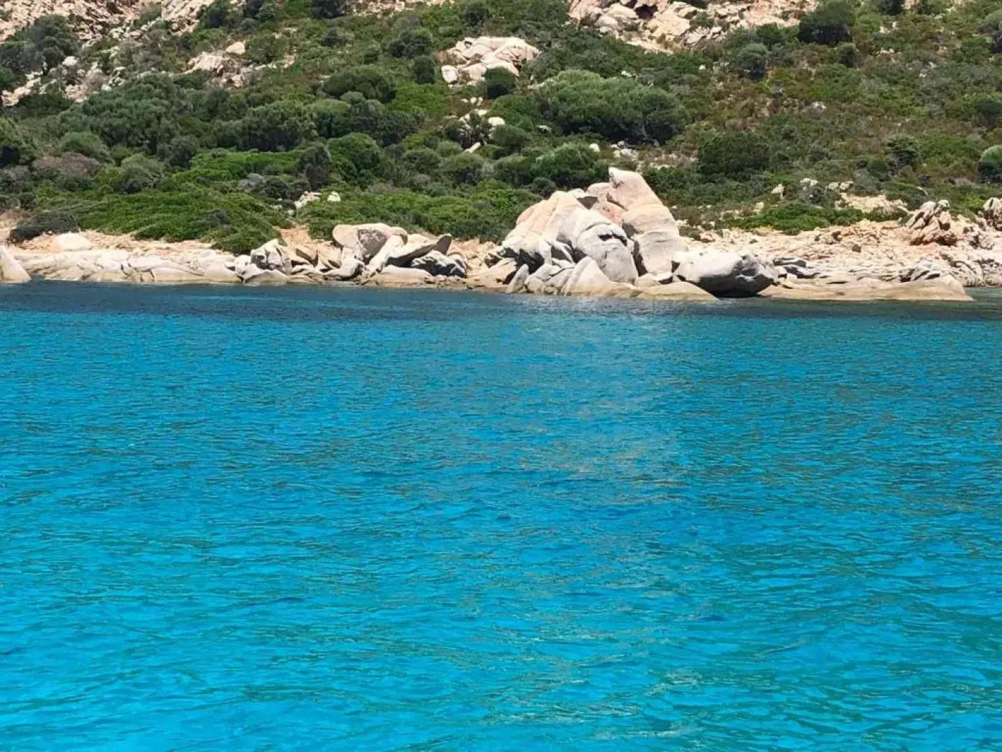 Casa Souad, a cheerful and charming beach view 2 bedroom house and free parking