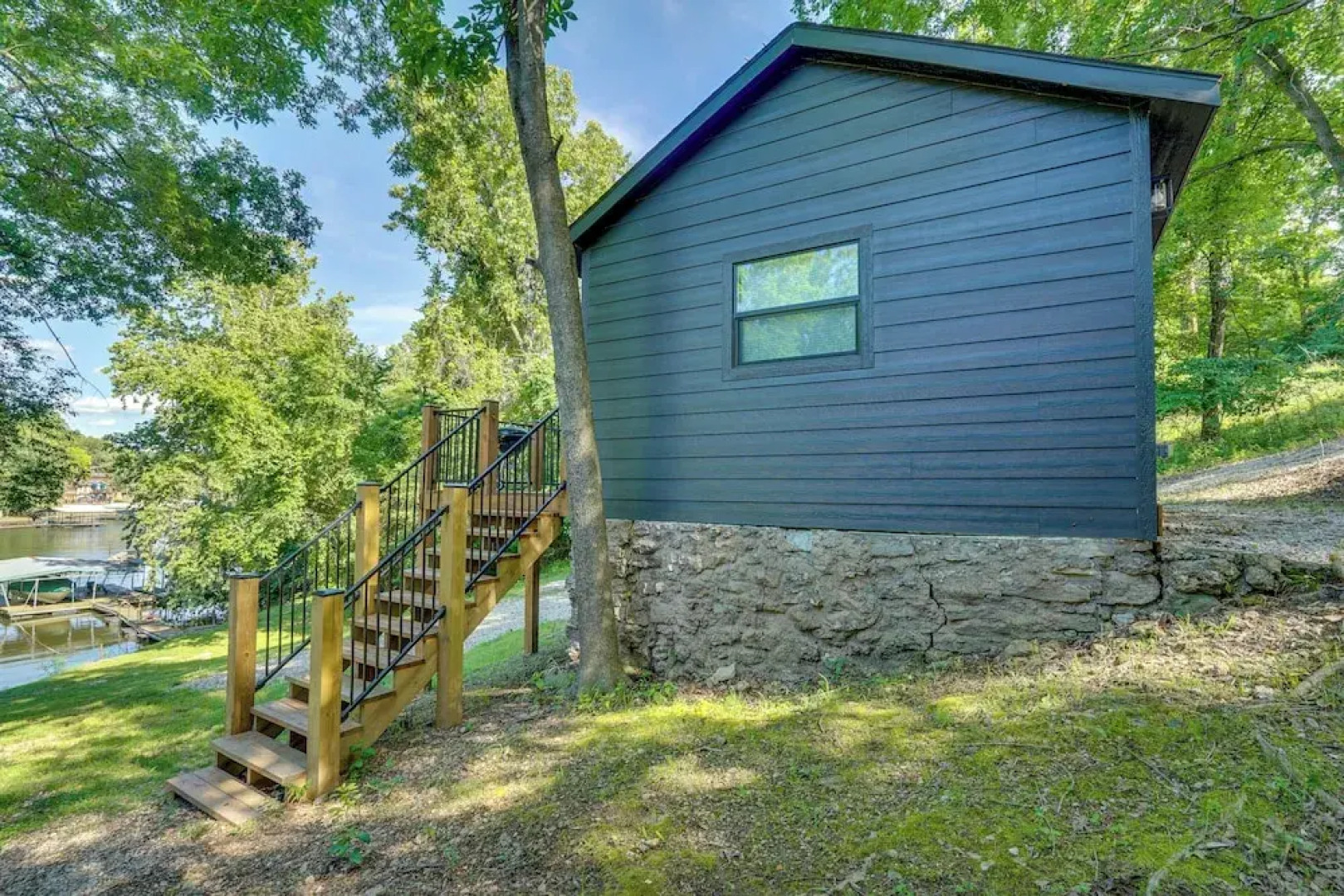 Waterfront Escape: Ozarks Home + Guest House!