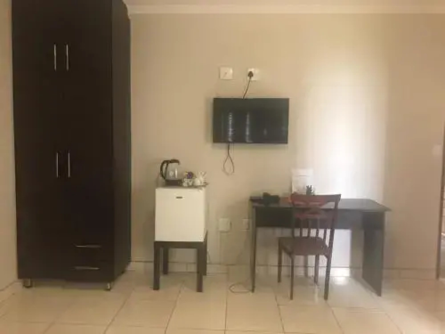 Road House Guest House