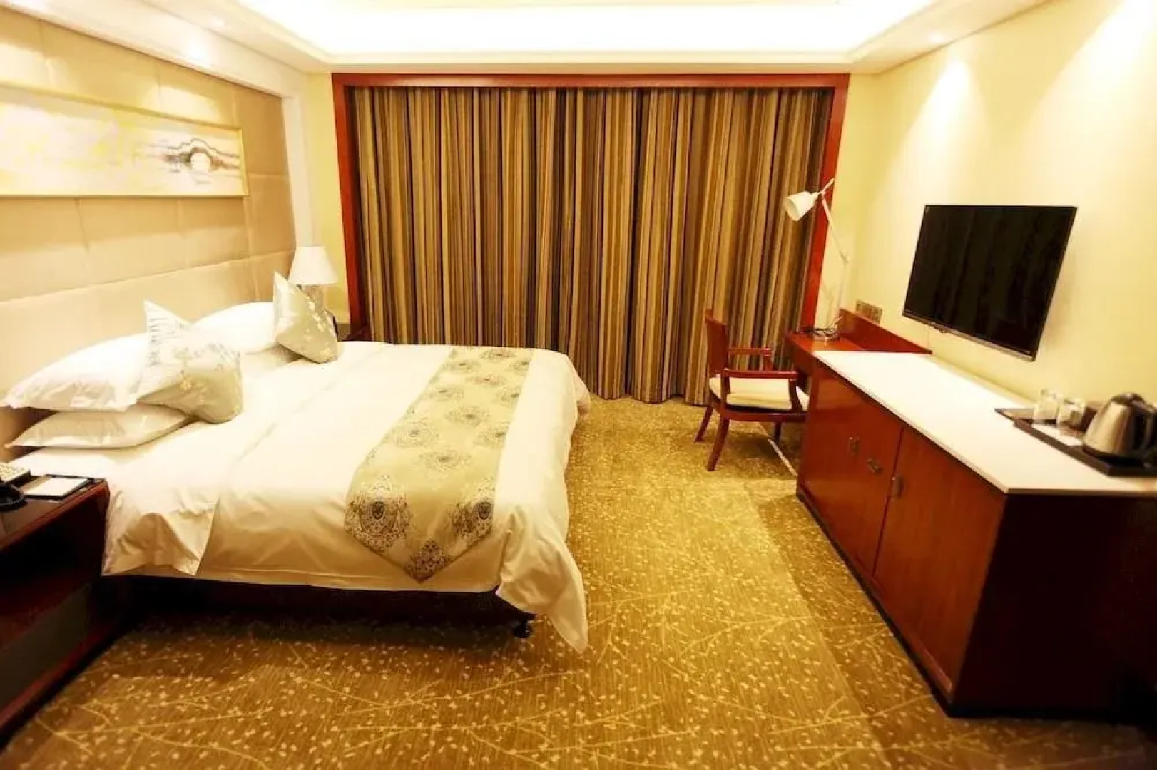 Planet International Hotel (Jingmen Duodao Wanda Branch)