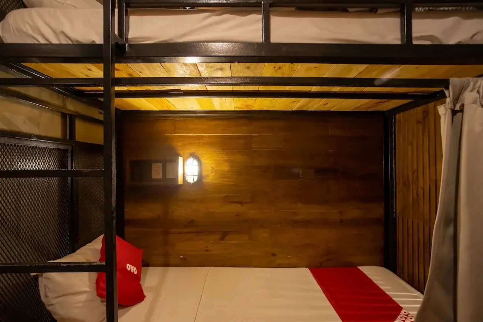 OYO 821 Connector Hostel