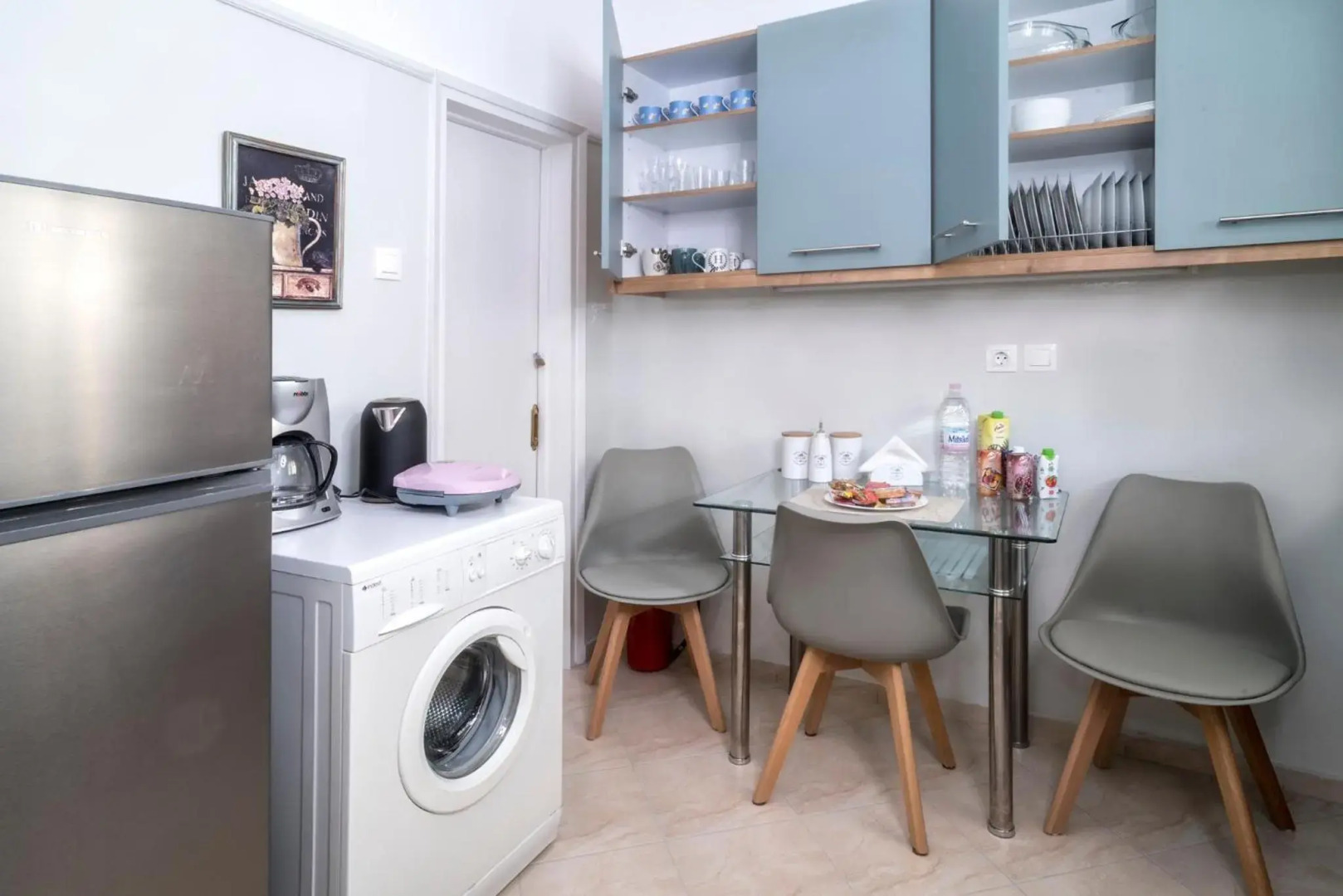 Mary's Dreamy Maisonette