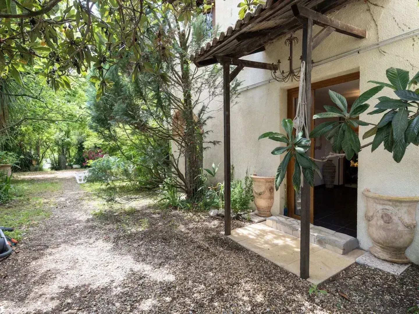 Majestic Holiday Home in Laroque With hot tub