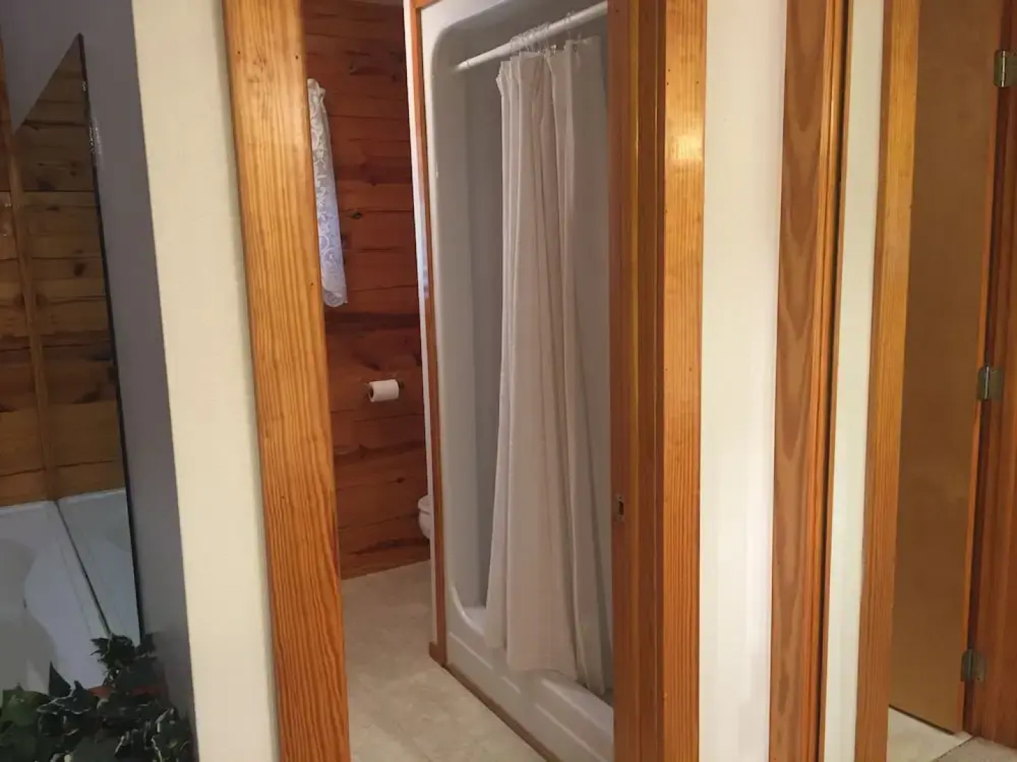 Wisteria Lane Lodging