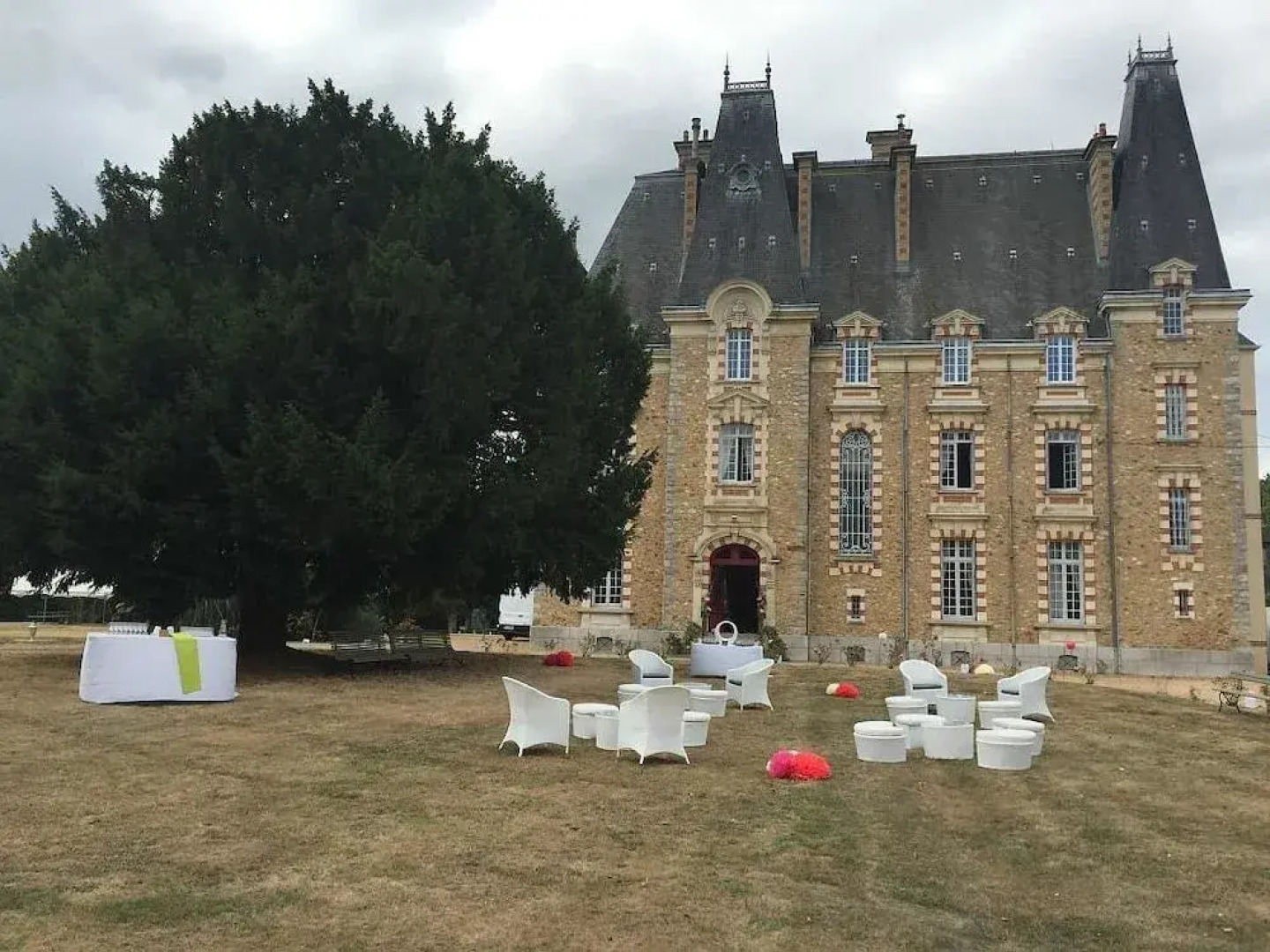 Au Chateau de Montbraye