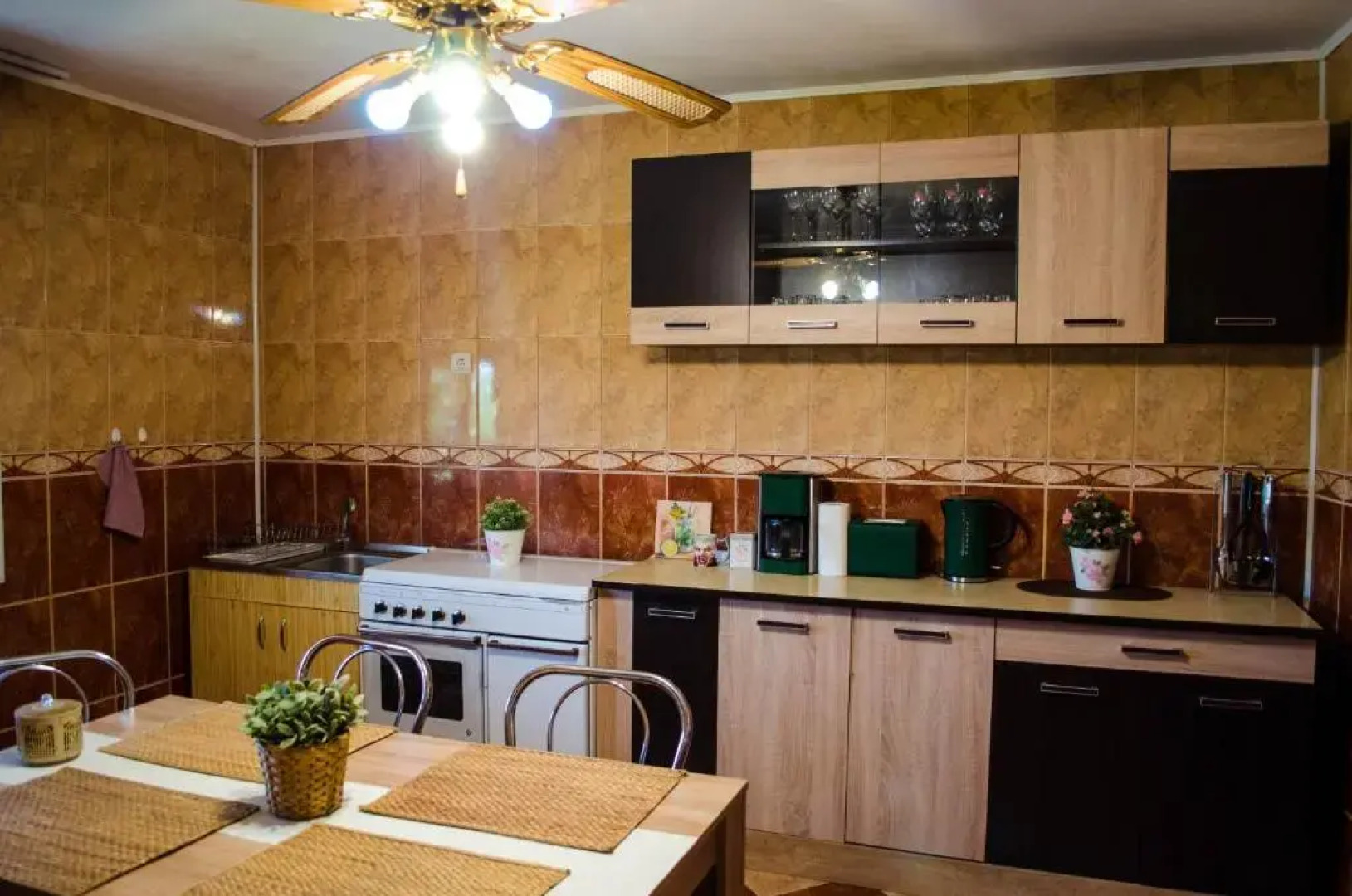 Collosal Apartment with Garden