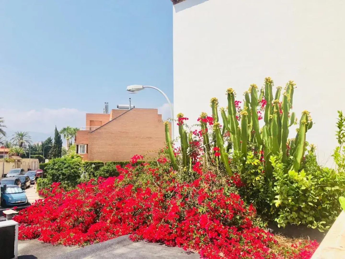 GRAN CASA con TERRAZA a 3 min Playa con Wifi - rodeada de servicios