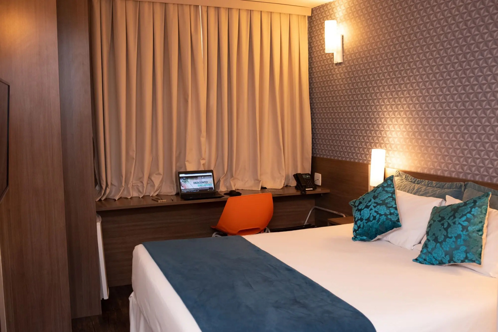 San Diego Express Barro Preto