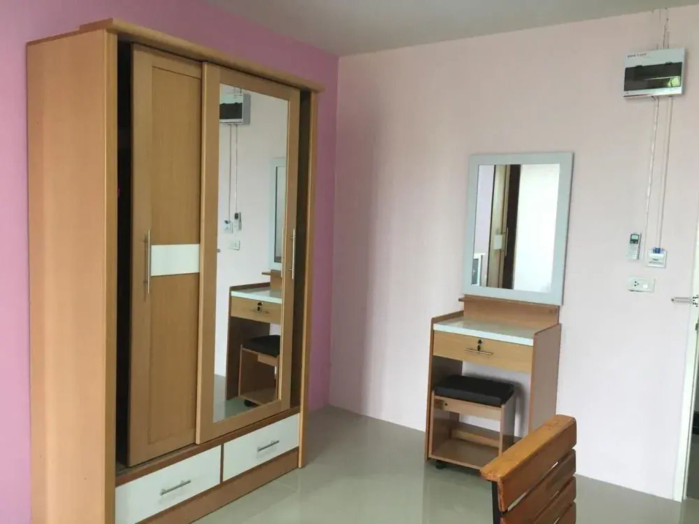 Sutharnlai Apartment