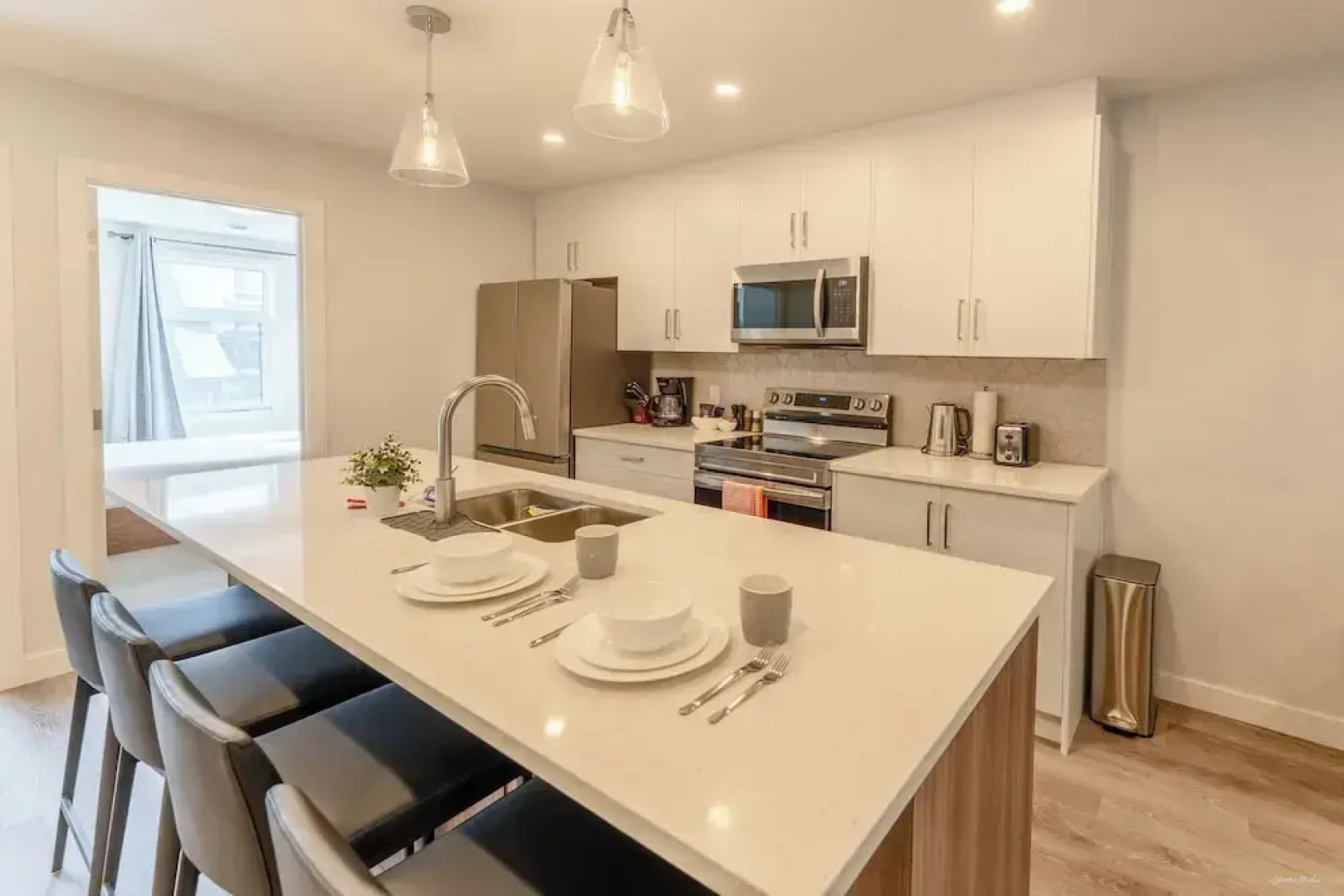 Skyridge 401 by Canmore Premier