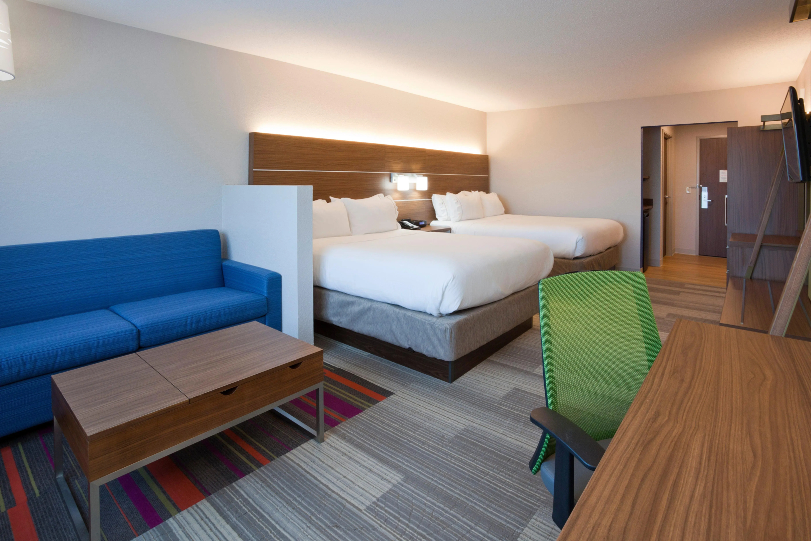Holiday Inn Express & Suites Minneapolis – West End by IHG