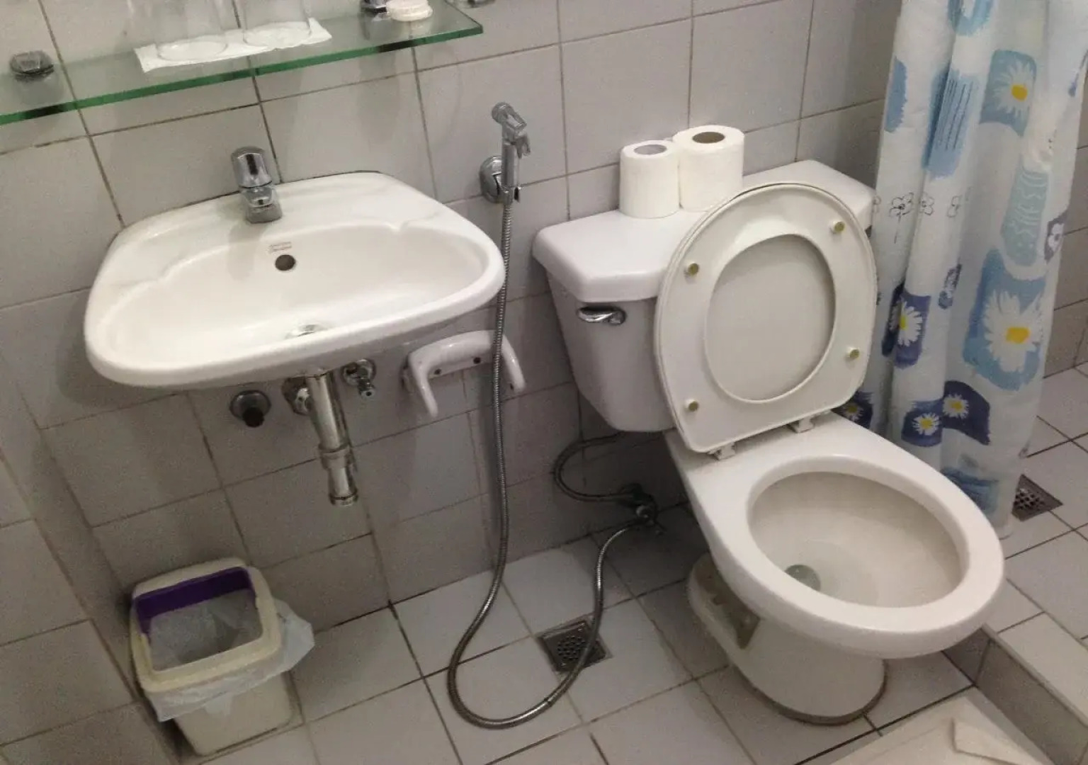 Harleys Pub and Hotel