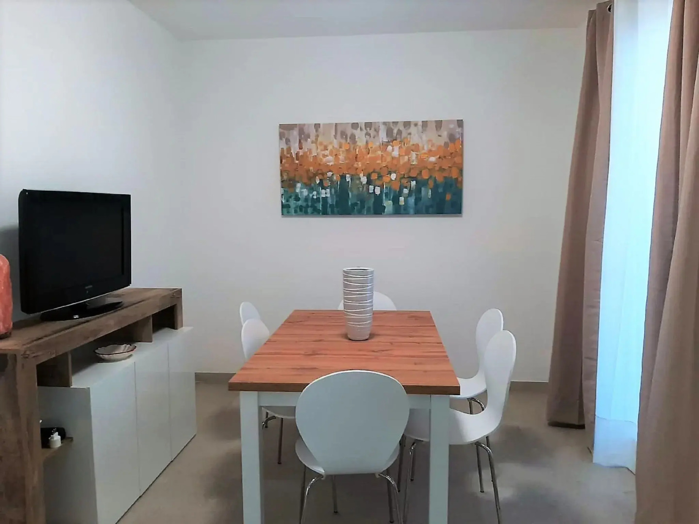 Detached villa with air conditioning