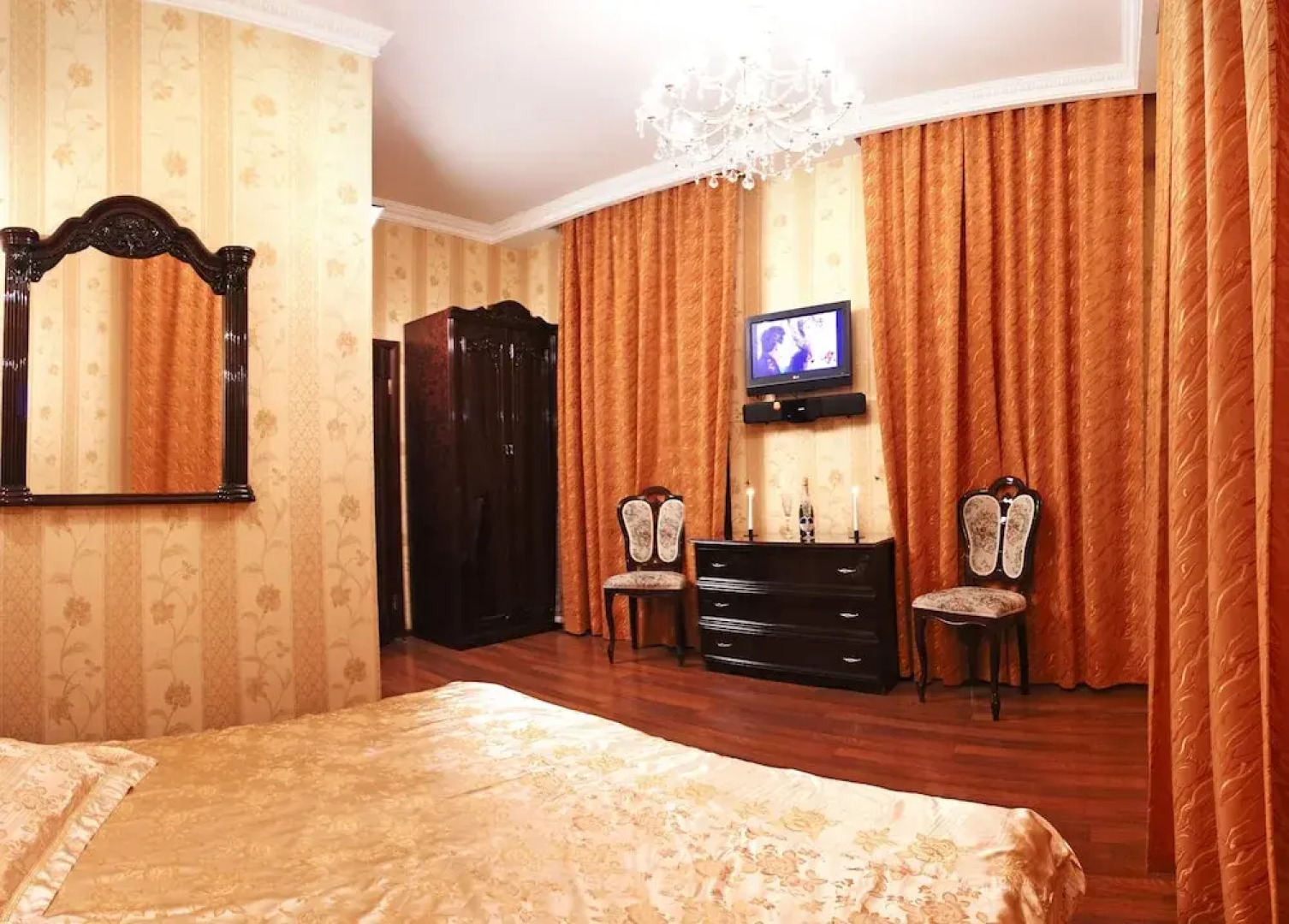 Алекс отель на Марата 22