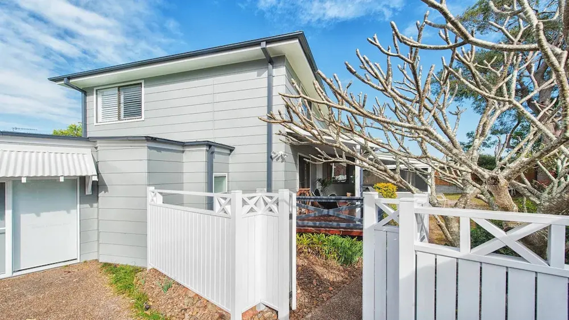 Sandyfeet at Shoal Bay
