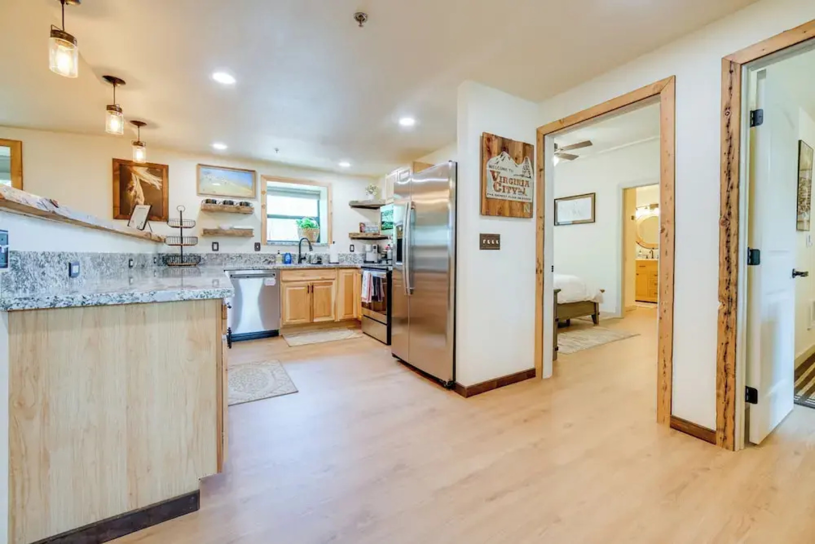 Steps to C Street & Saloons! Virginia City Getaway