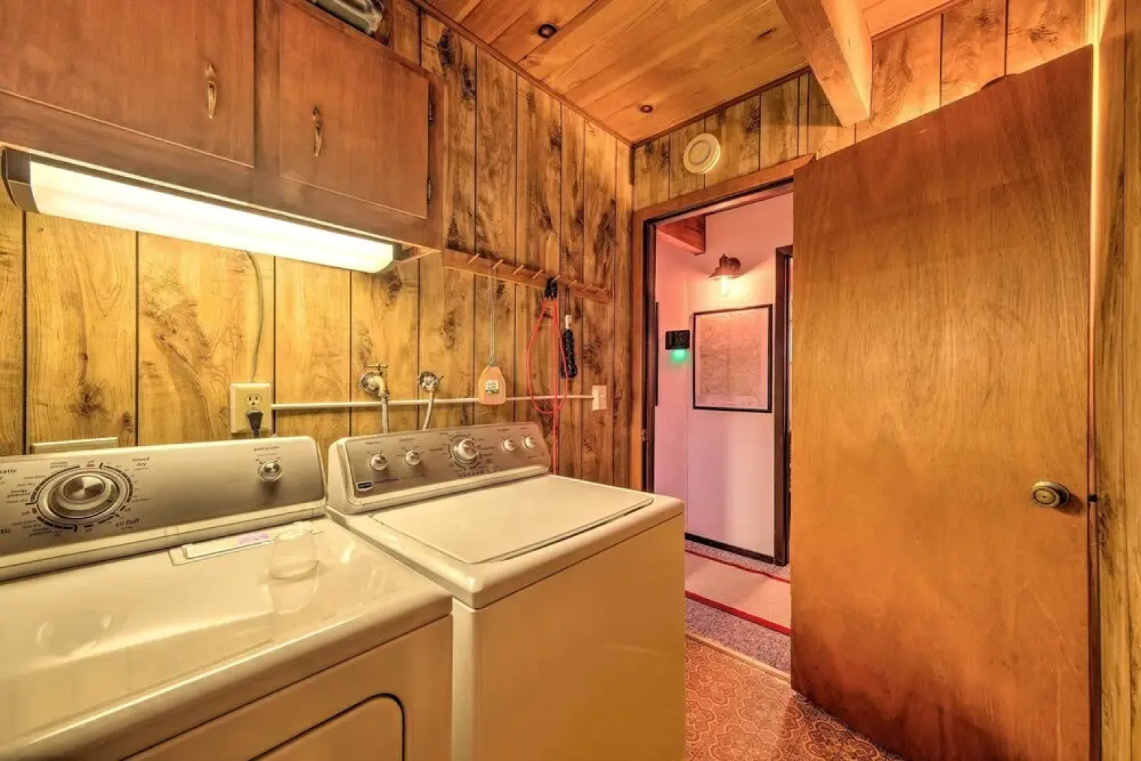 Twain Harte Mountain Cabin w/ Deck - 3 Mi to Dtwn