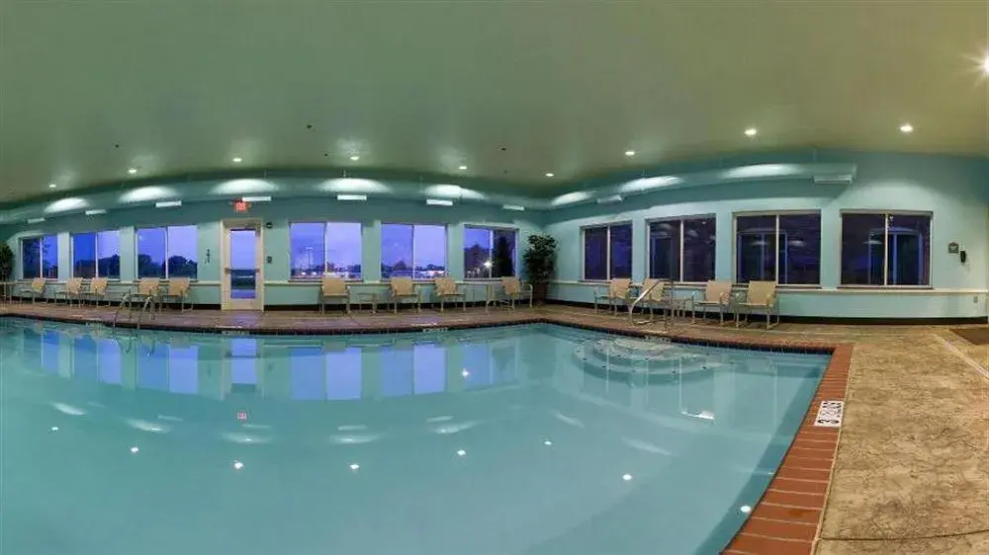 Holiday Inn Express Hotel & Suites Millington-Memphis Area