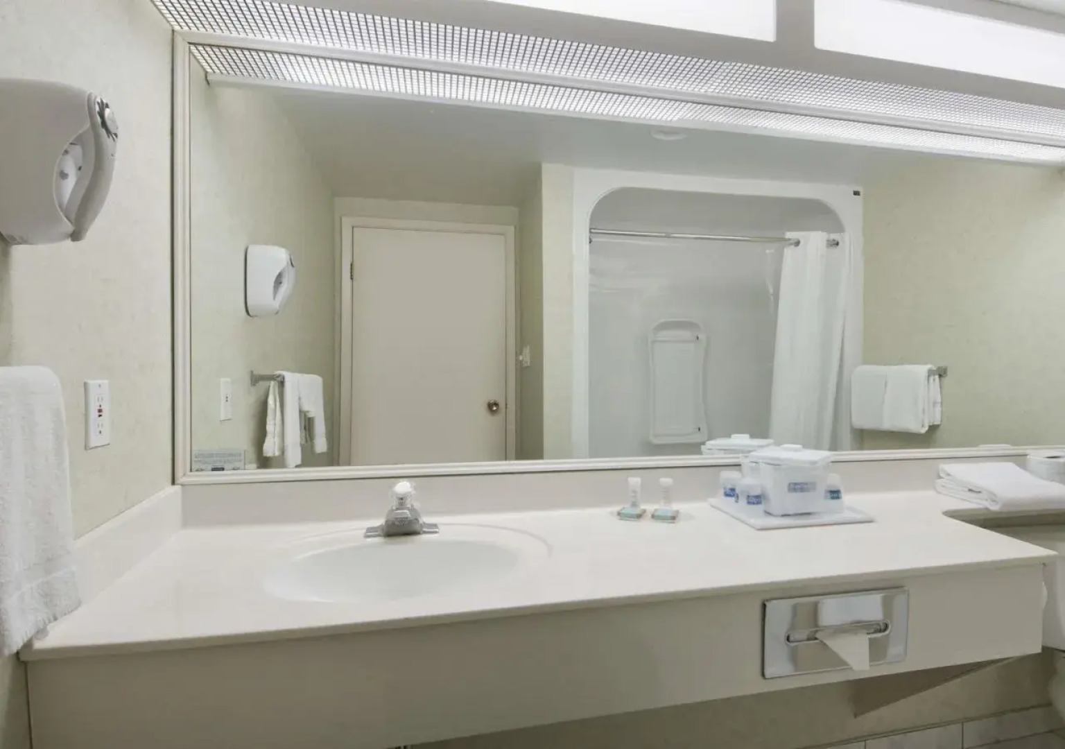 Travelodge by Wyndham Winnipeg East