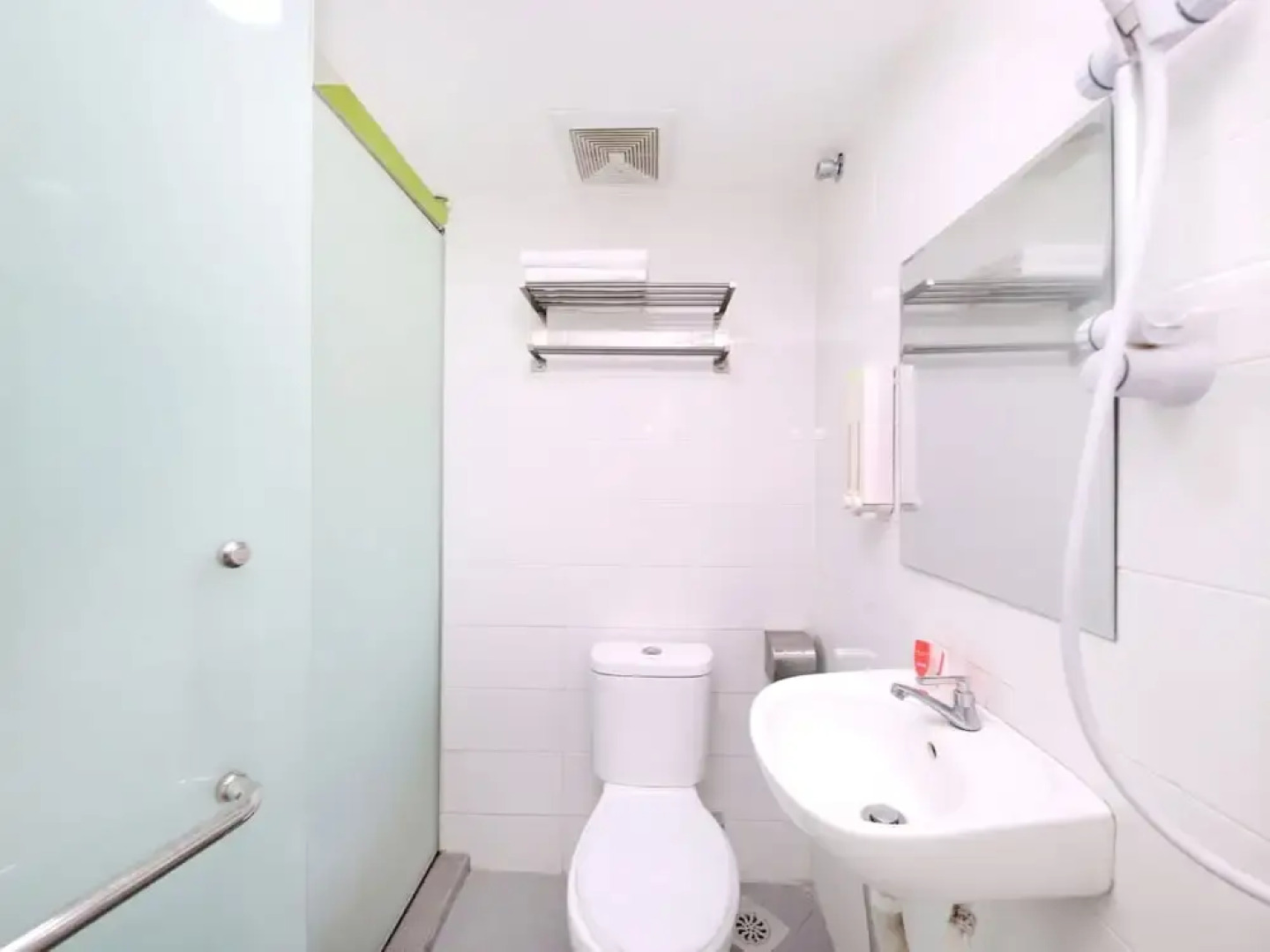 OYO 816 Hotel De Kiara