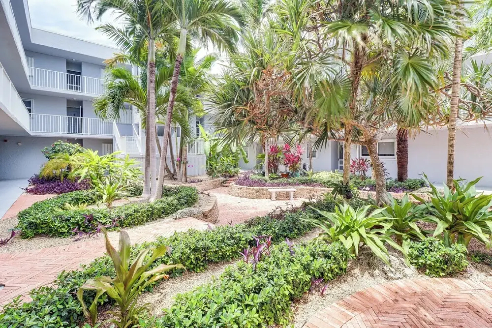 Ocean-view Key Colony Beach Condo w/ Pool Access!