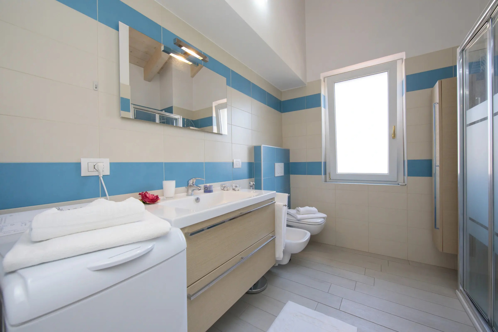 Silver Lake Apartment