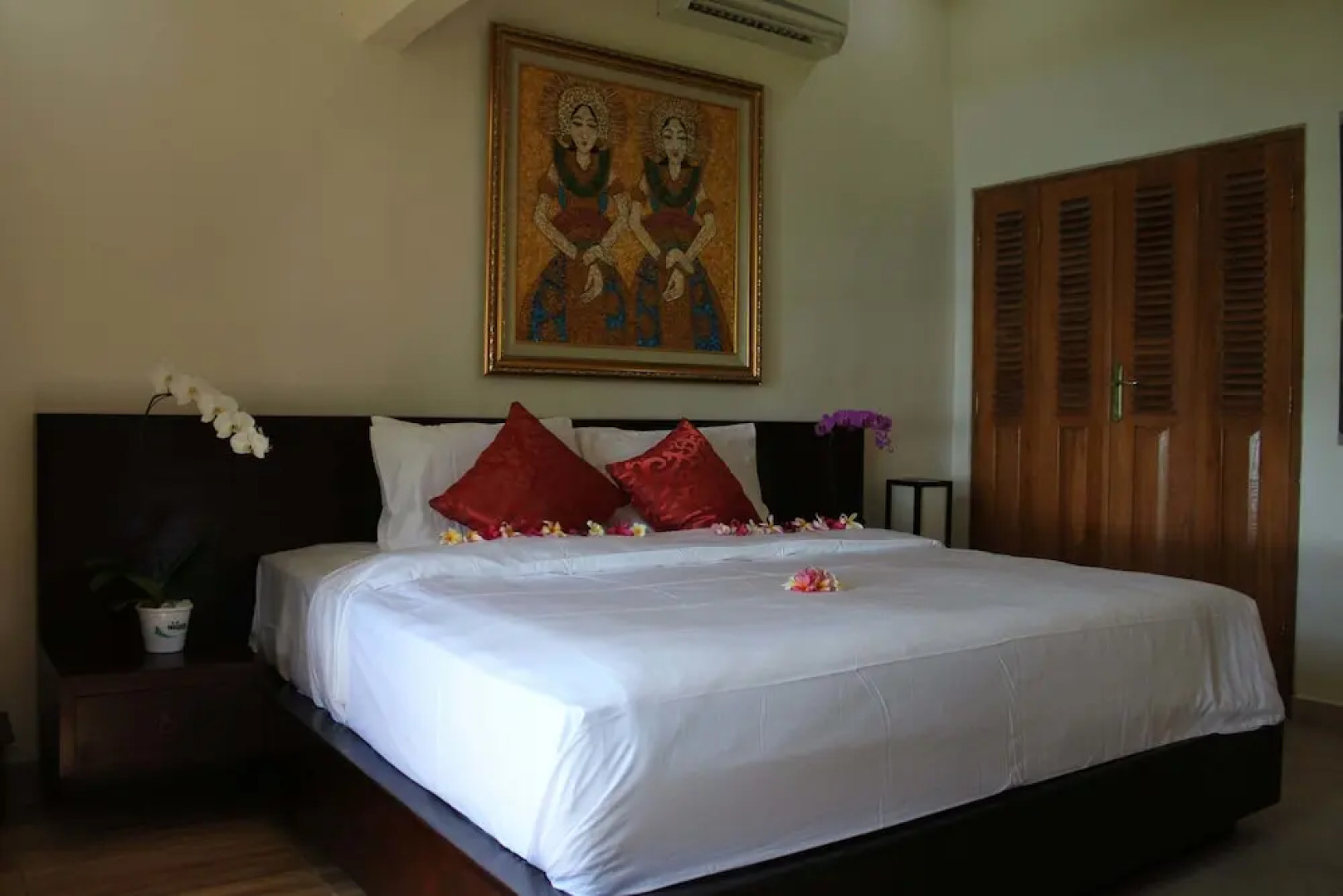 The Ning Beach & Villa