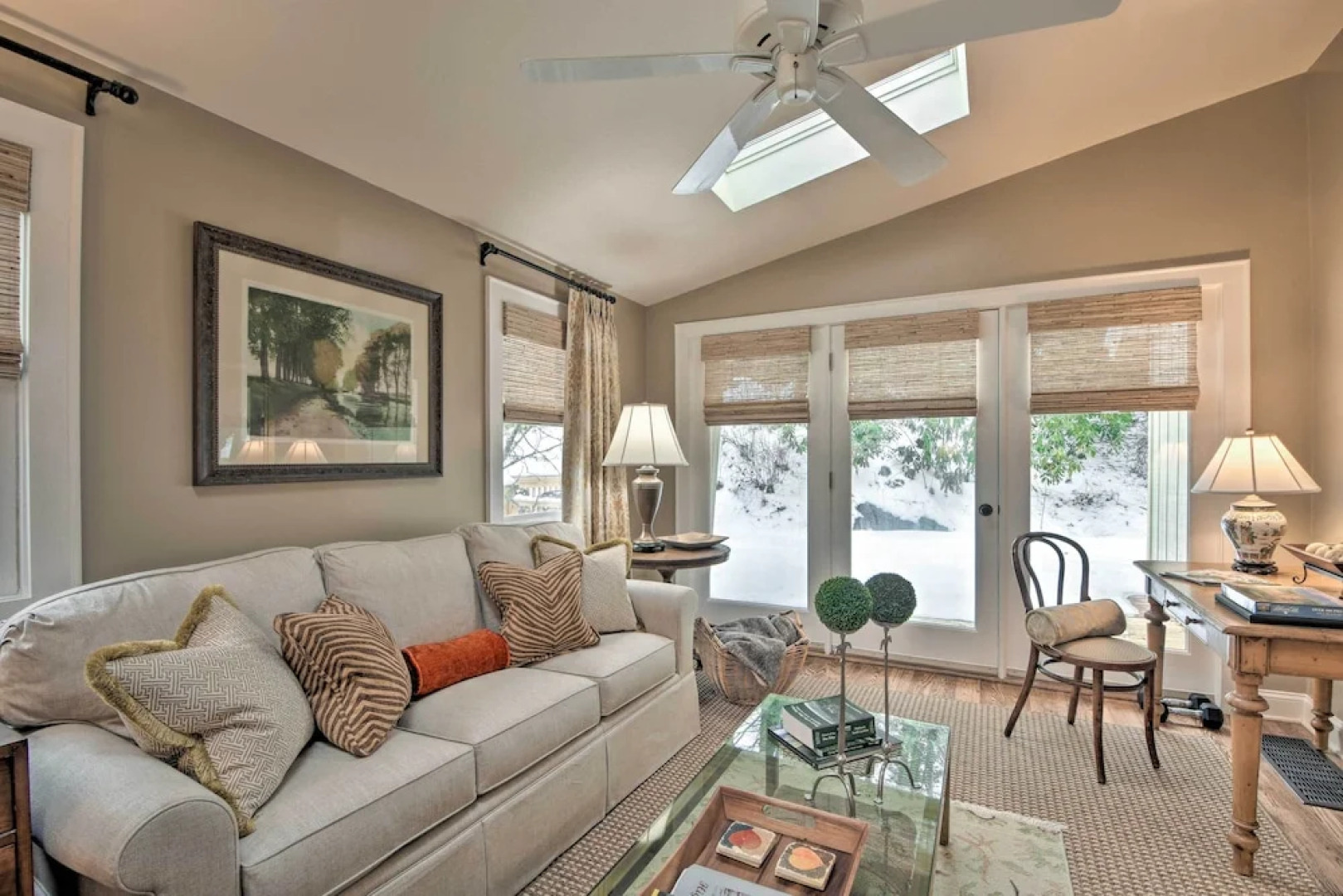 Lush Mirror Lake Cottage Rental w/ Private Deck