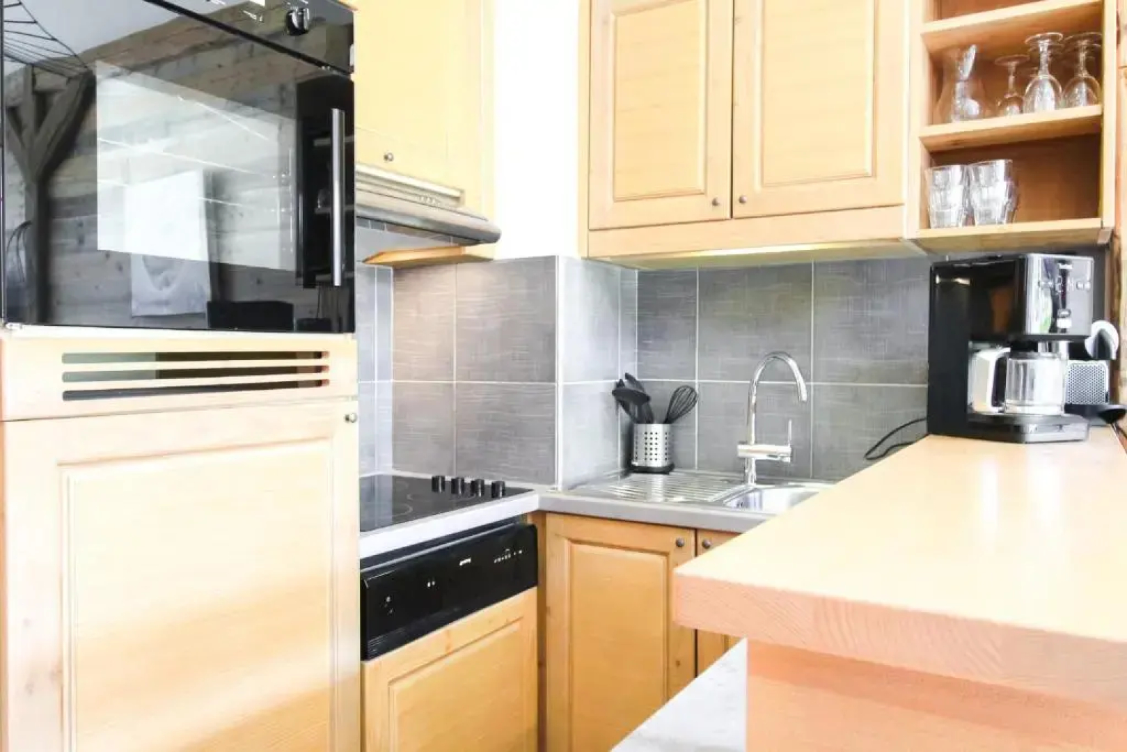1-bed apartment in 5* Residence with mountain views, ski in, ski out