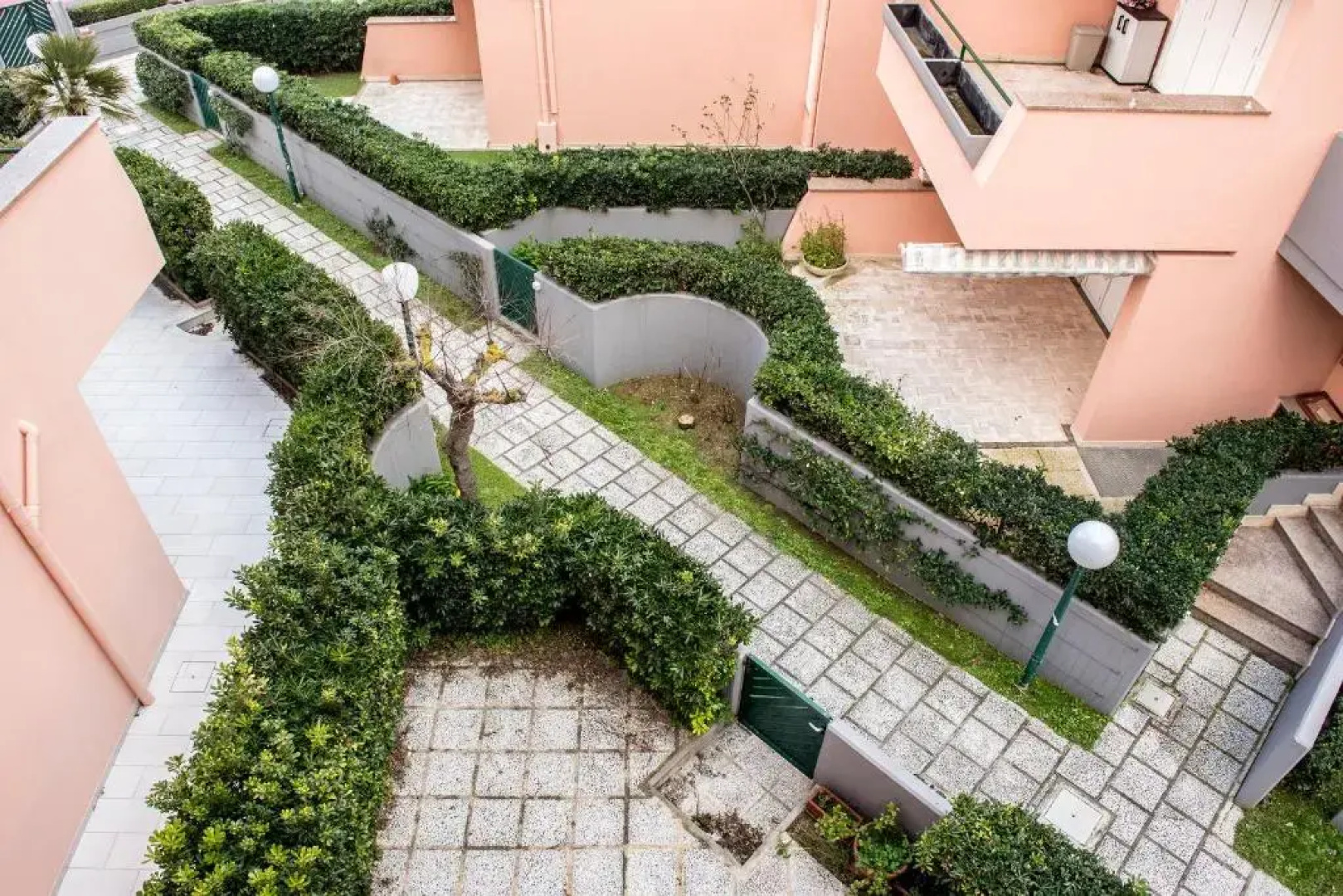 M126 - Marcelli, trilocale fronte mare in residence con piscina