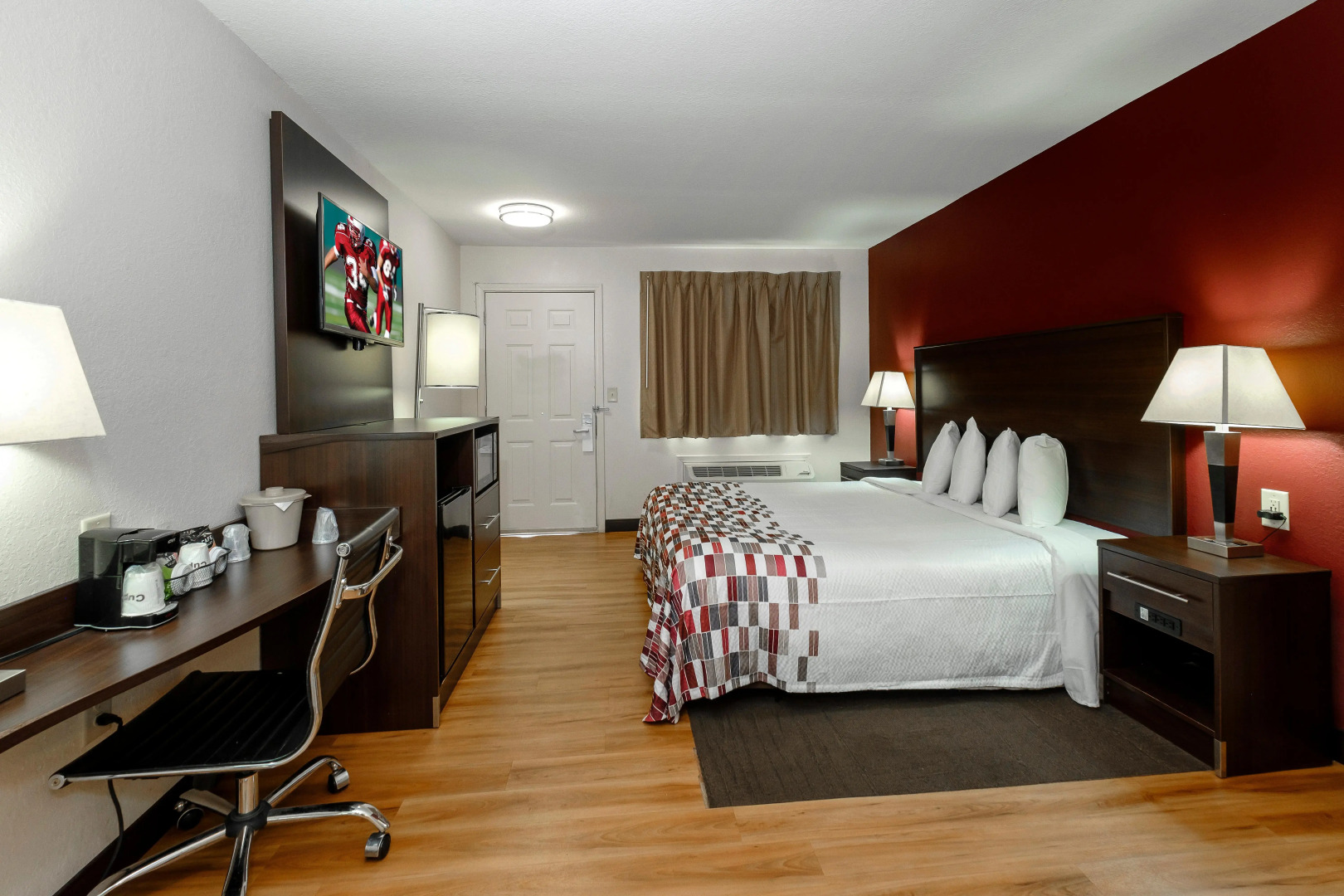 Super 8 by Wyndham Helen