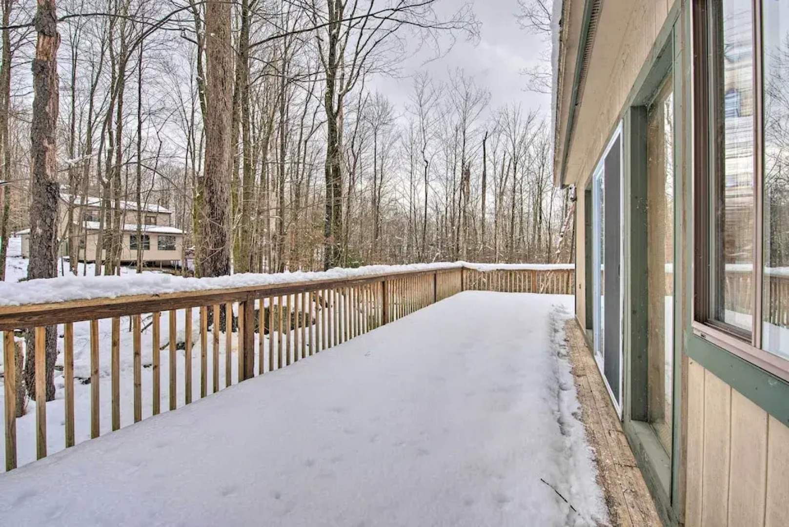 Cozy Lake Ariel Home w/ Community Amenities!