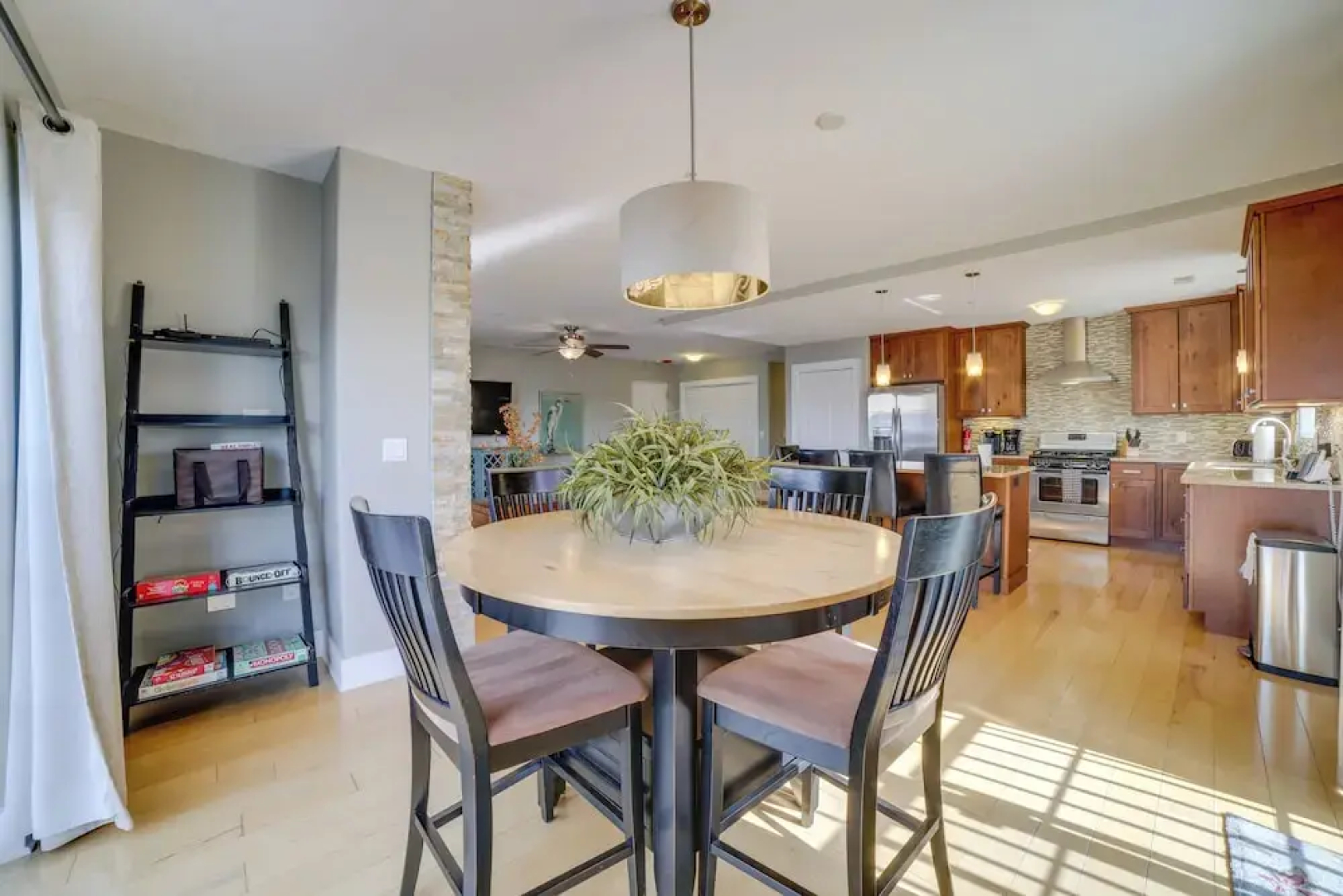 Idyllic New Buffalo Condo: Walk to Beach & Shops!