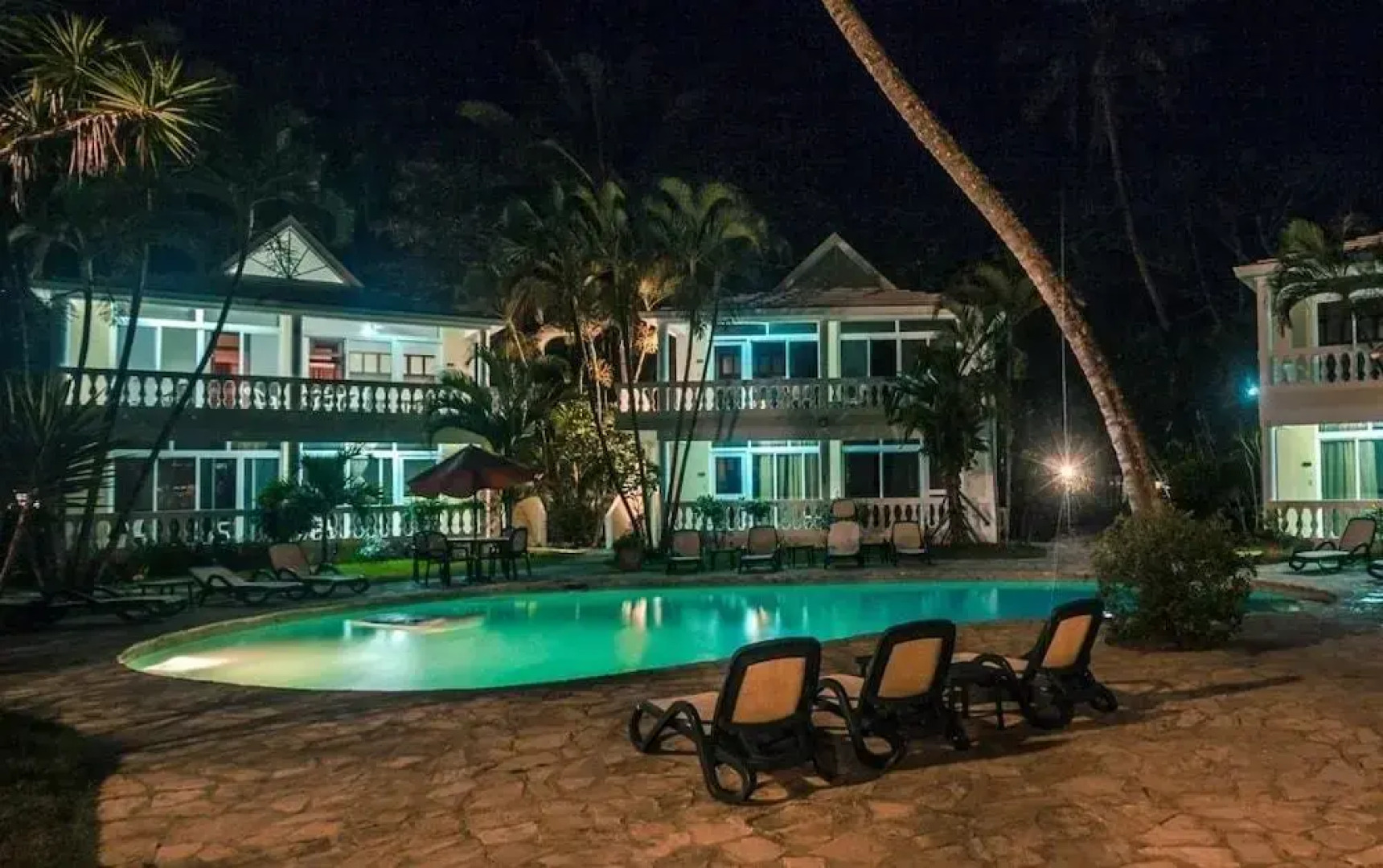 Las Canas Beach Retreat