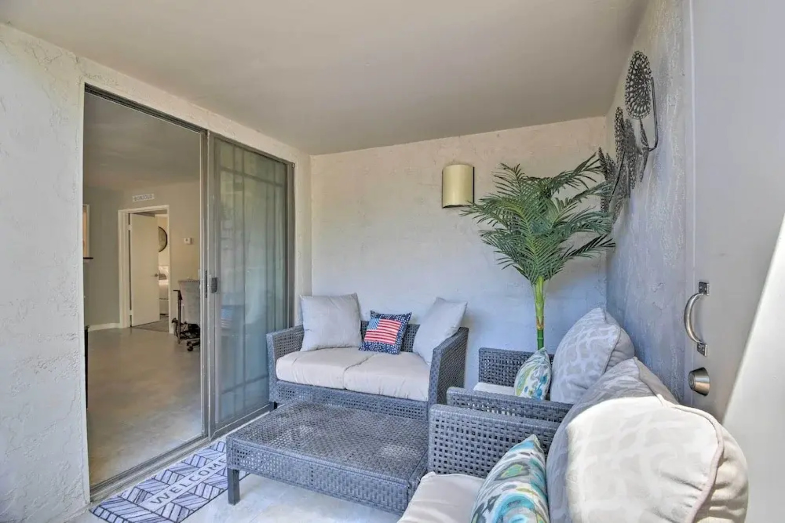 Sleek Phoenix Condo: Walk to Biltmore Fashion Park