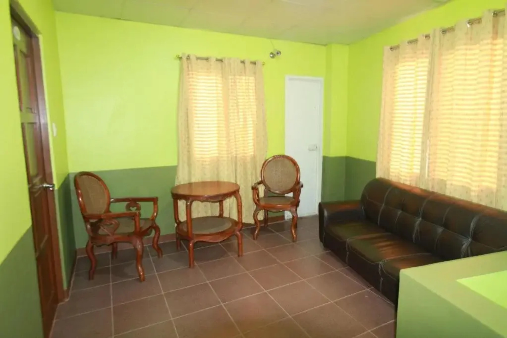 D-Zone Backpackers Inn - Hostel