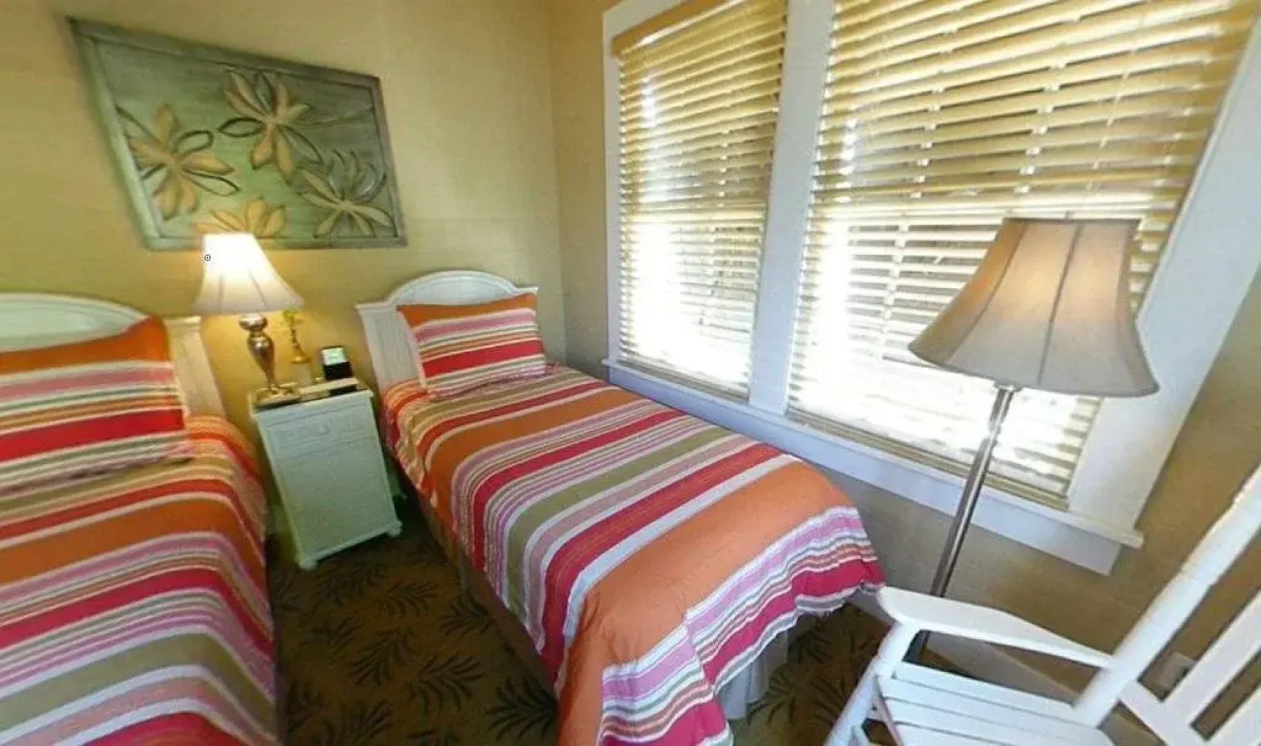 The Porch on Frances Inn