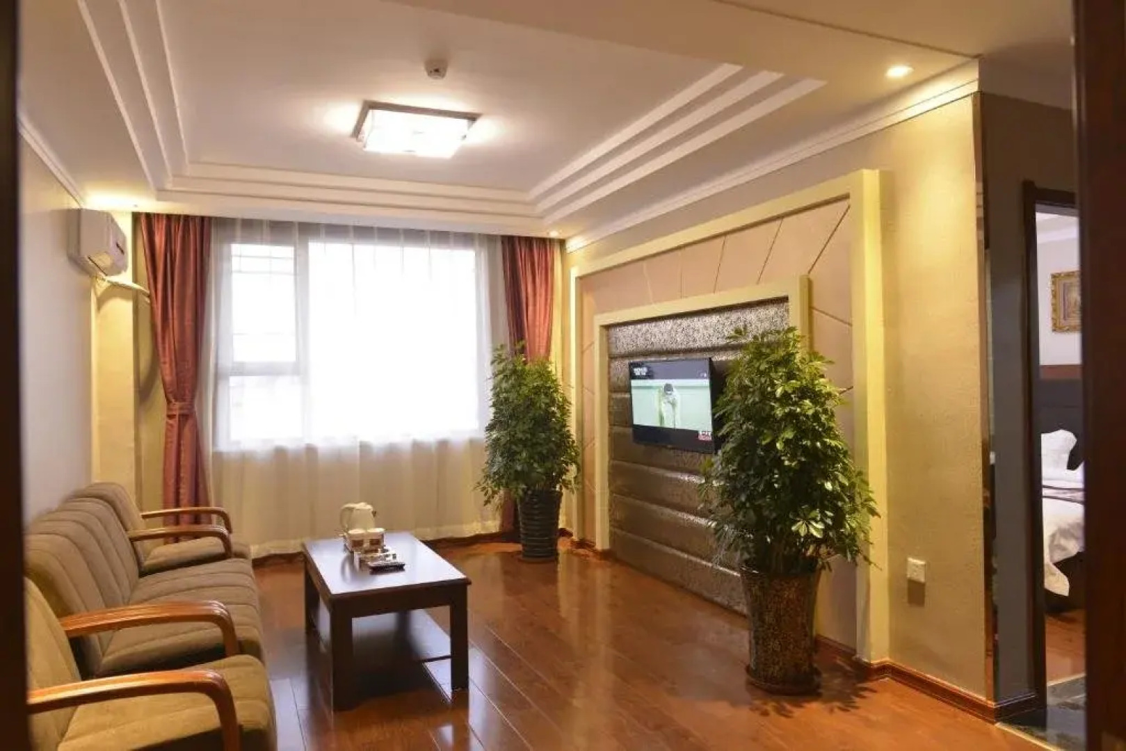 Phoenix Business Hotel