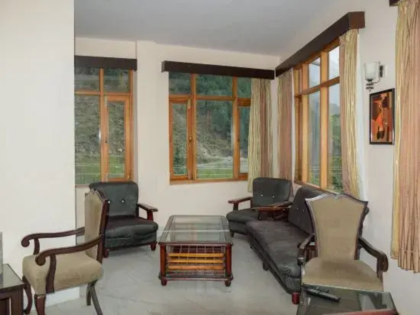 Red Inn by OYO Rooms