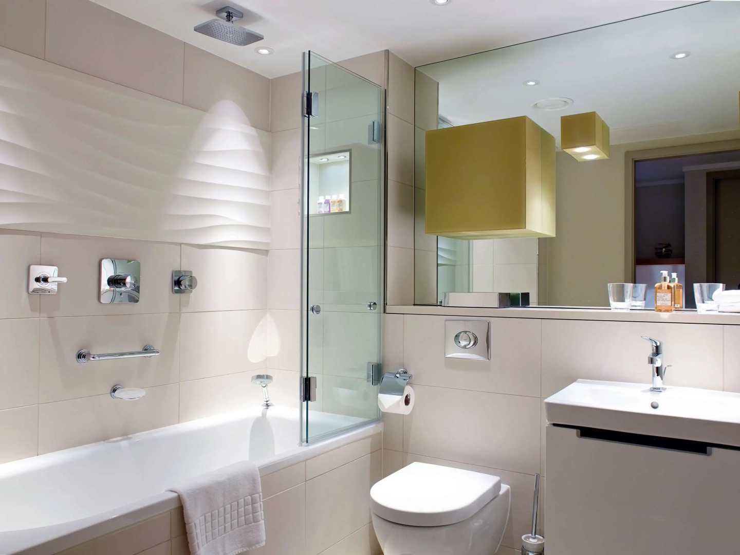 Cheval Three Quays at The Tower of London