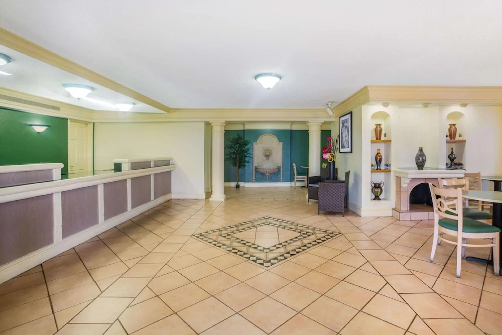 Super 8 by Wyndham Eagle Pass