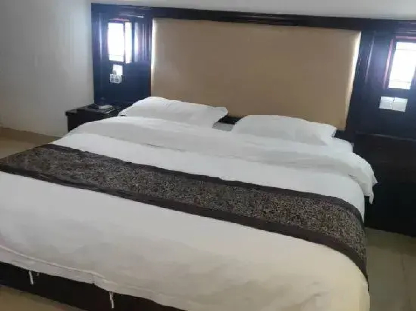 Qiongzhong Senquan Hotel