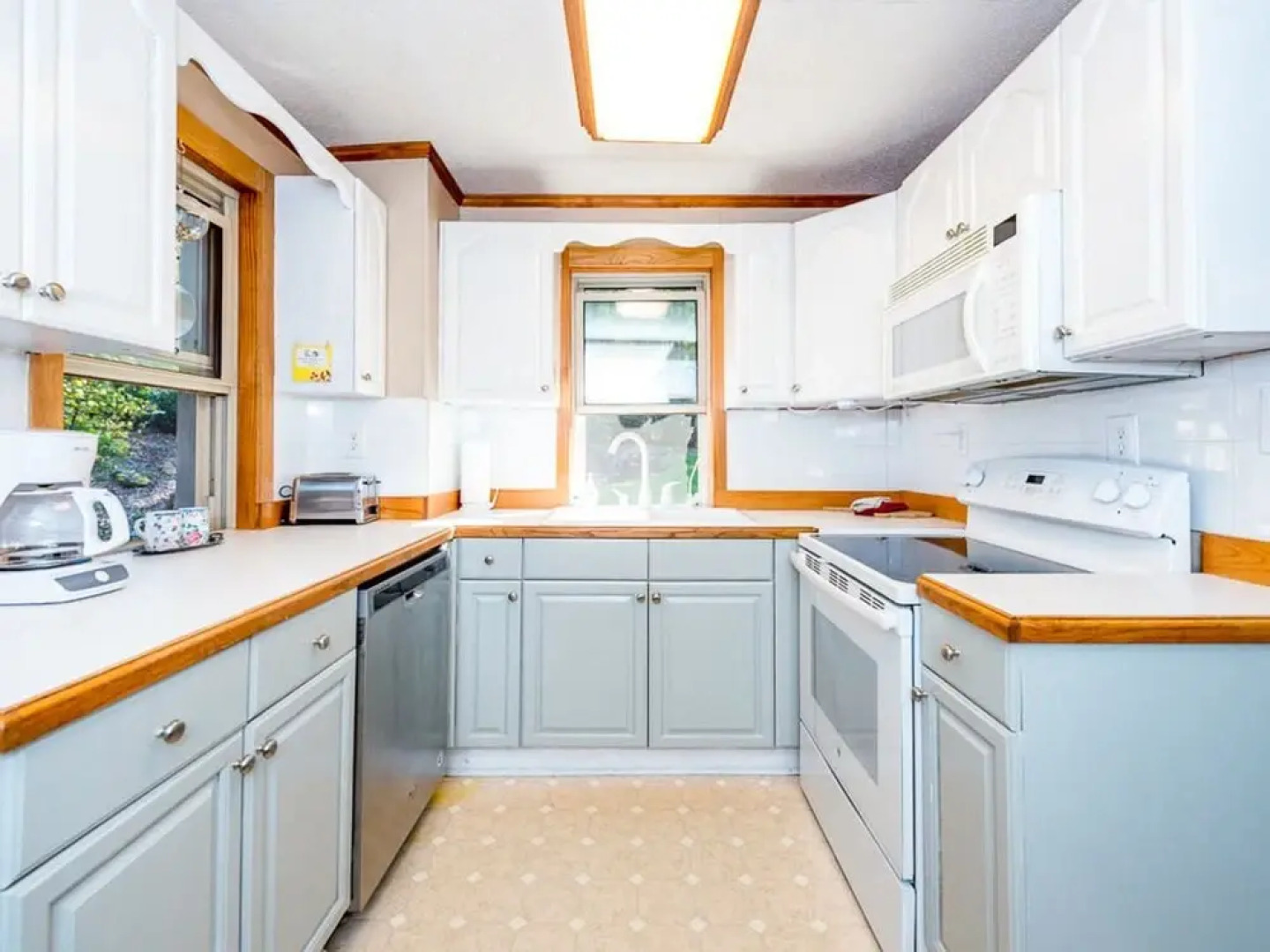 2BR w/ Hot Tub, Deck & Fire Pit