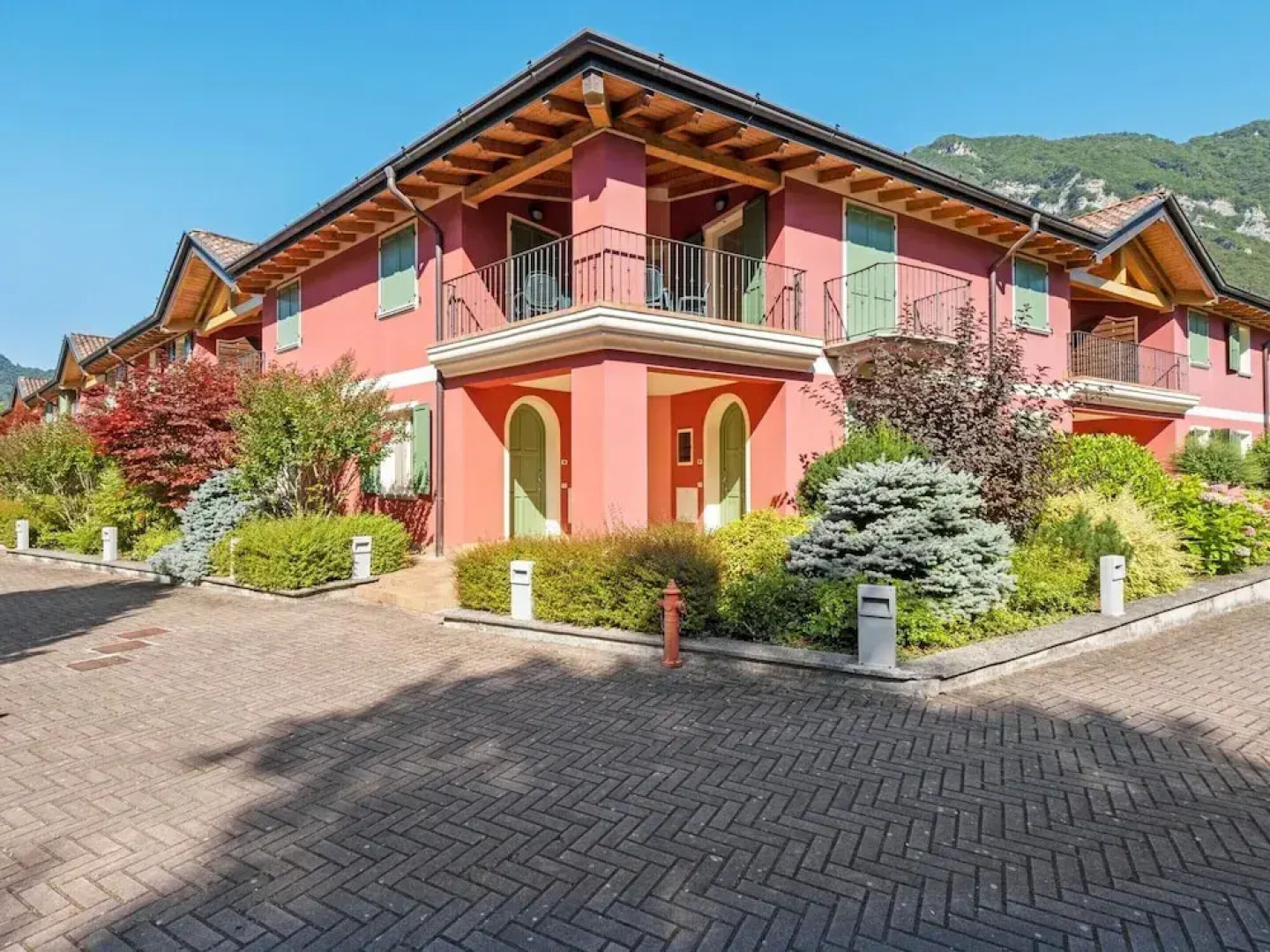 Apartment by Lake Idro With Mountain Views