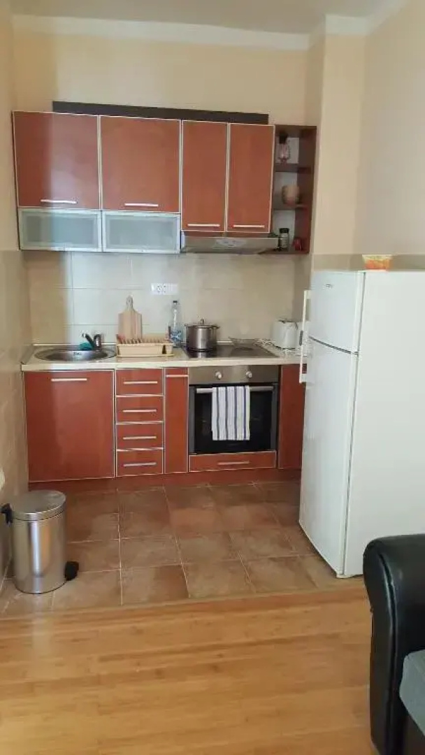 Roman Gardens Studio Apartment