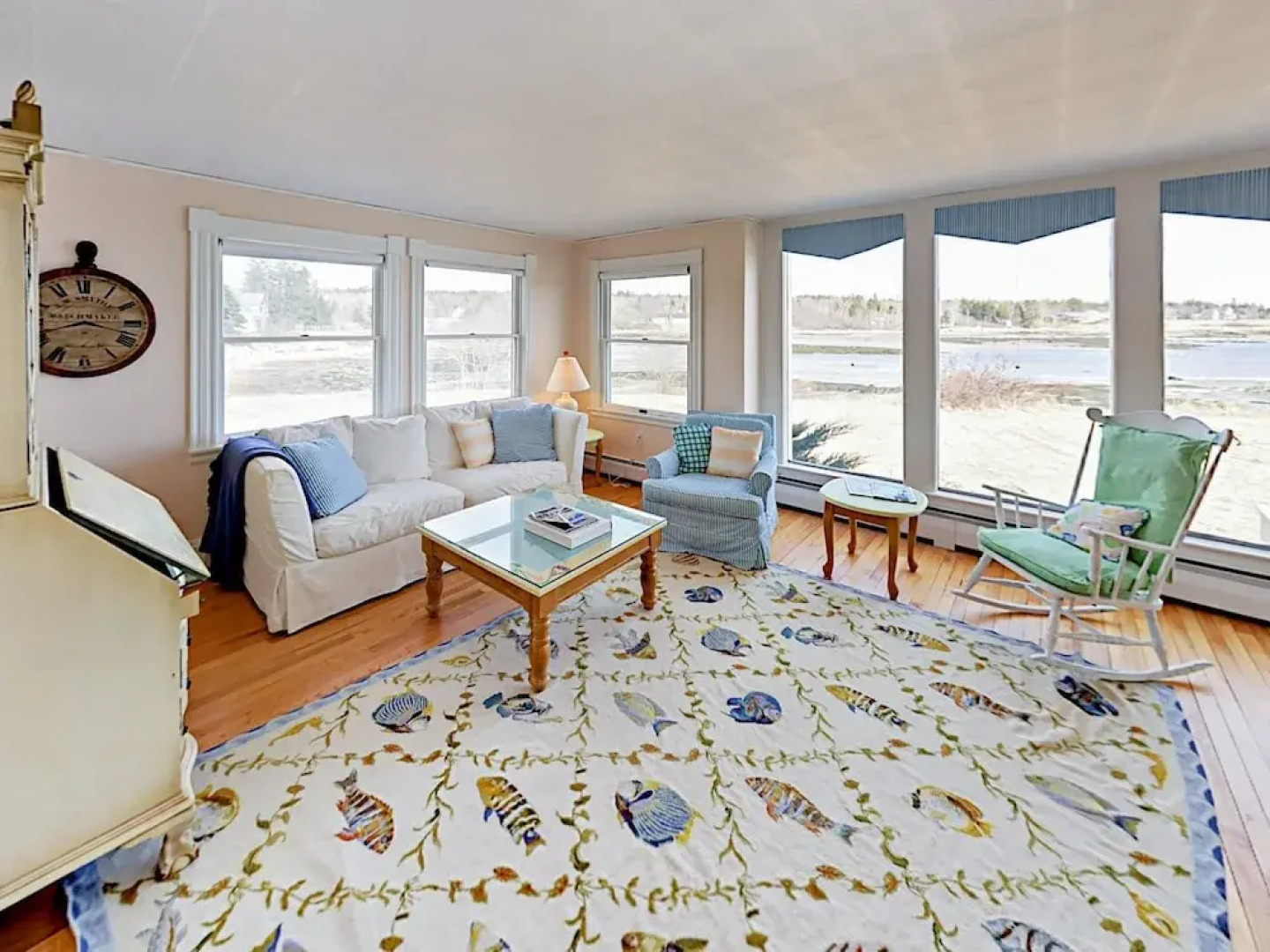 48 Main Street Cottage 4 Bedrooms 2 Bathrooms Cottage