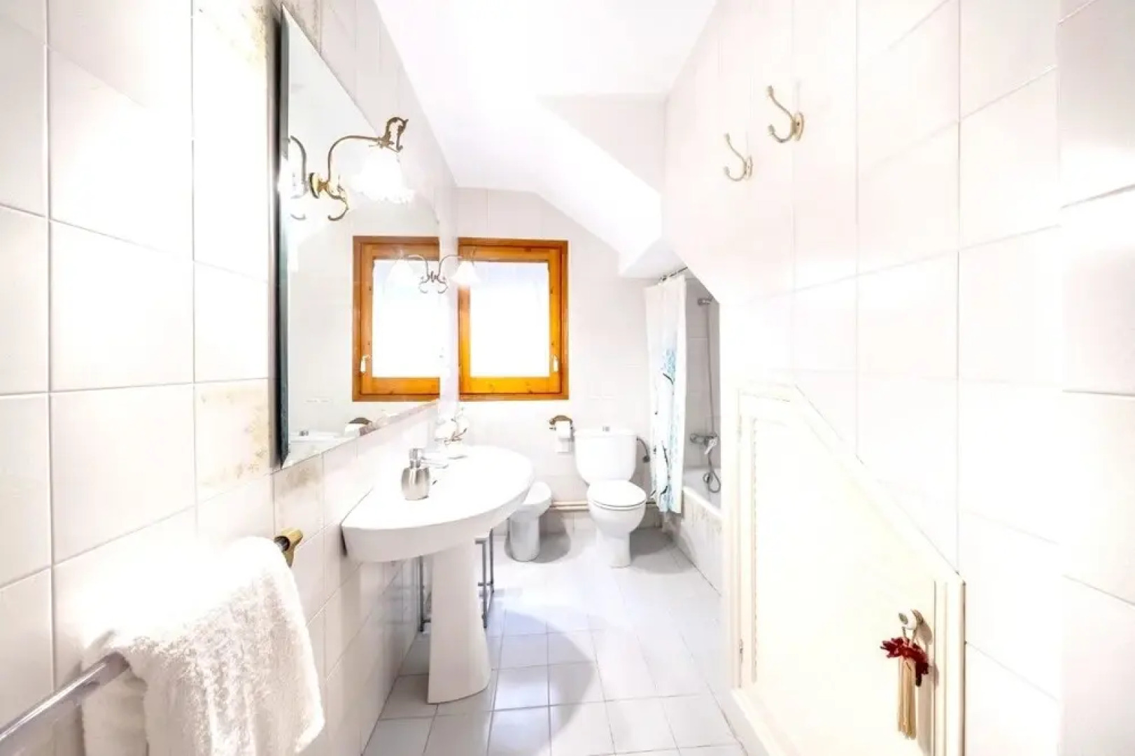 House With 5 Bedrooms in Argençola, With Wonderful Mountain View, Priv