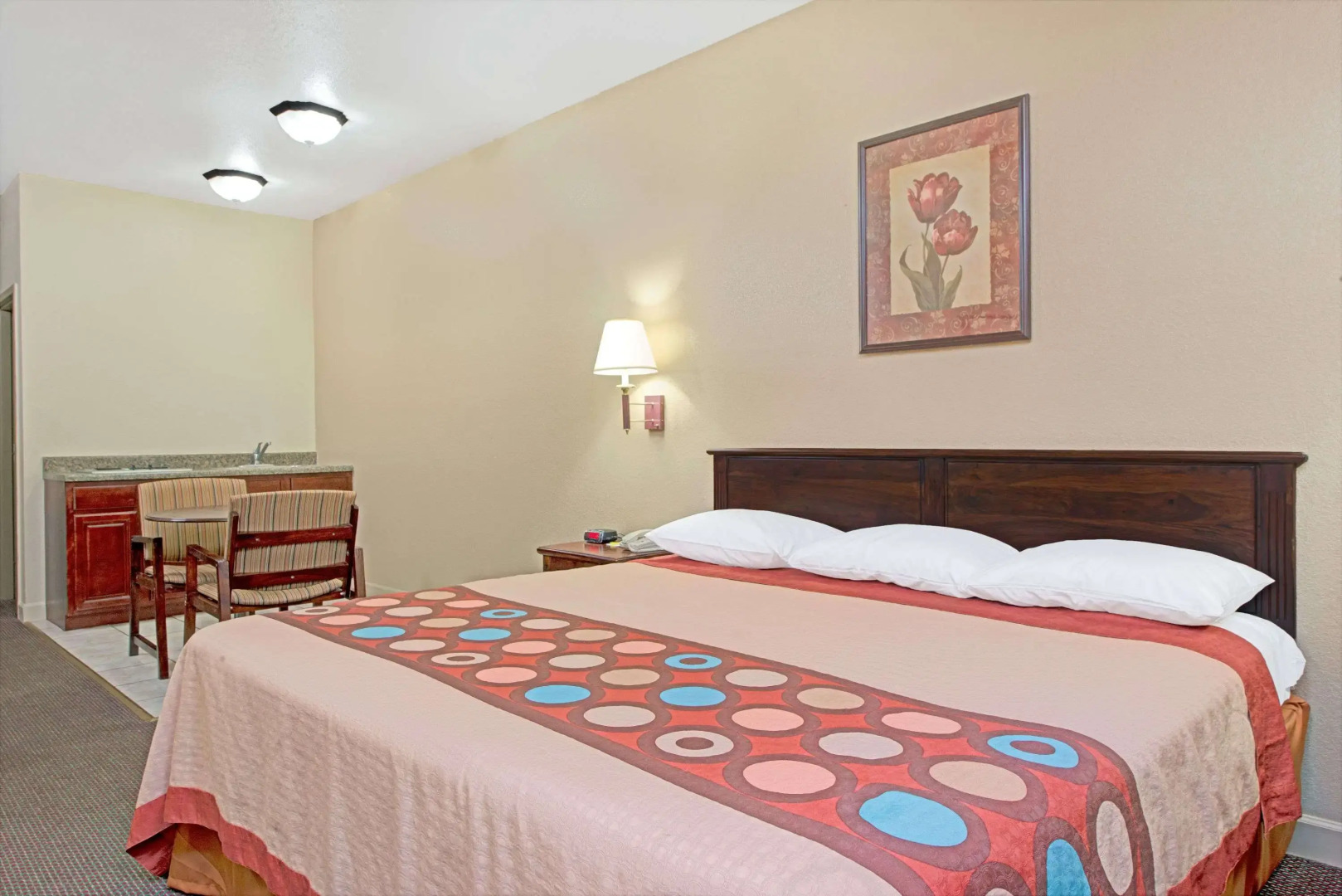 Super 8 by Wyndham St. Louis Airport