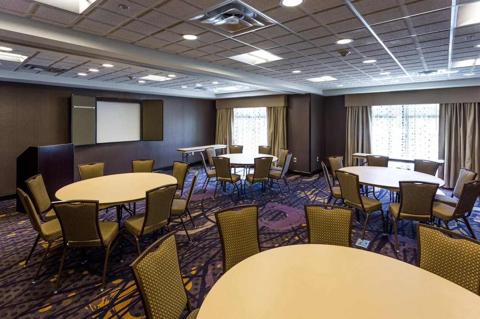 Holiday Inn Express & Suites Billings by IHG